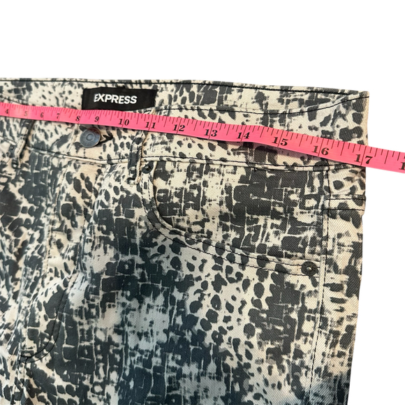 NWOT Express Grey and White Snake Print High Rise Skinny Jeans 12 short - Picture 3 of 9